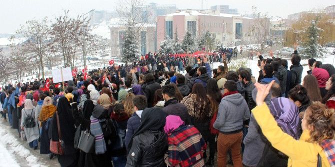 Düzce Üniversitesi’nde “Teröre Lanet Şehide Rahmet” Yürüyüşü