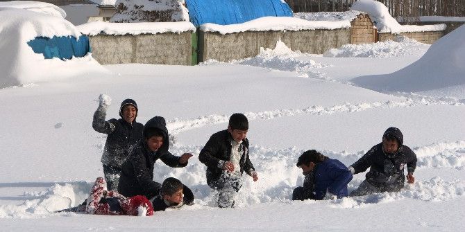 Ağrı’da 529 Köy Yolu Ulaşıma Kapandı