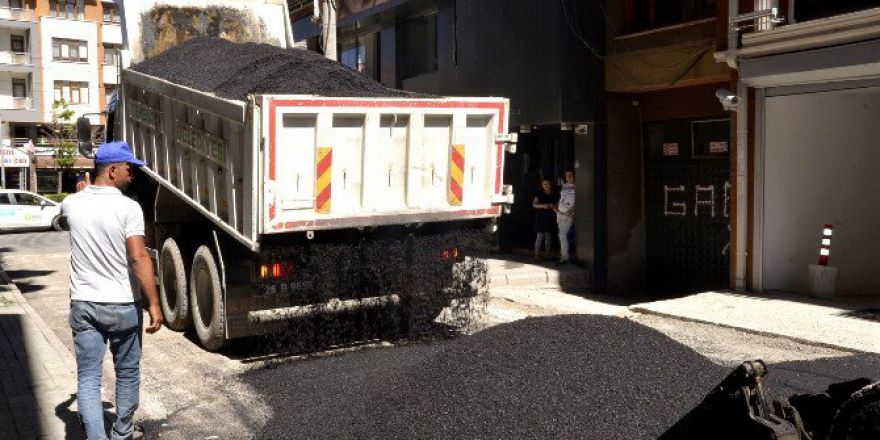 Yenibağlar’da Sokaklar Yenileniyor