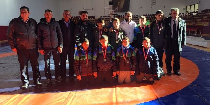 Korkutelili Güreşçilerden Büyük Başarı