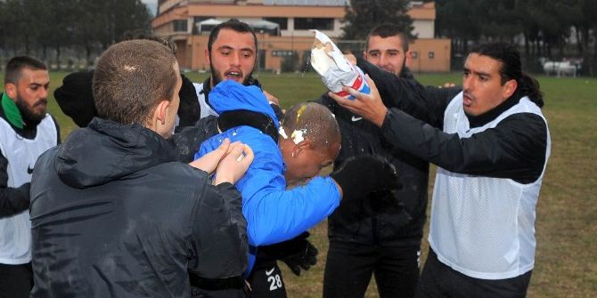 Mehmet Aurelio’ya Brezilya Usulü Kutlama