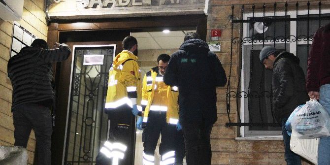 Beyoğlu’nda Silahlı Saldırıya Uğrayan Ünlü Yazar Hayatını Kaybetti