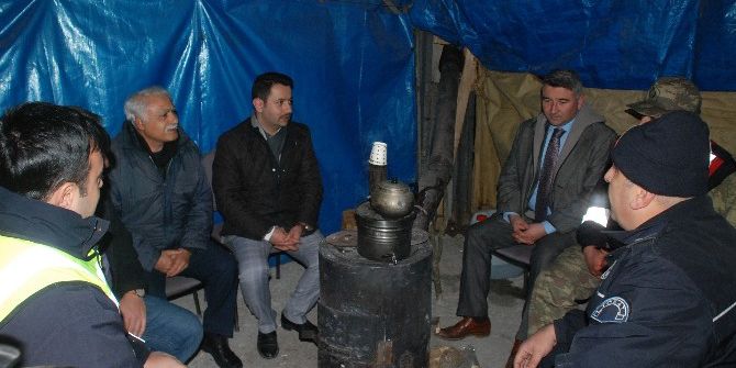 Tokat’ta Nöbet Tutan Polis Ve Askere Moral Ve Destek Ziyareti