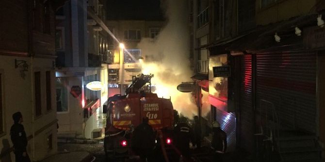 Fatih’te Korkutan Otel Yangını
