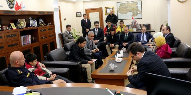 Hakkari Halkından Polise Başsağlığı Ziyareti