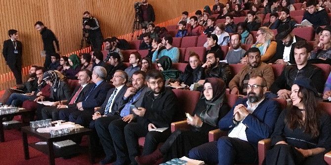 Dünyanın Dört Bir Yanından Gelen Şairler Zeytinburnu’nda Buluştu