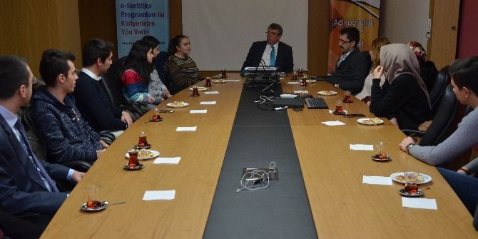 Prof. Dr. Güney, Aöf’ün Eskişehir’de Yaşayan Başarılı Öğrencileriyle Buluştu