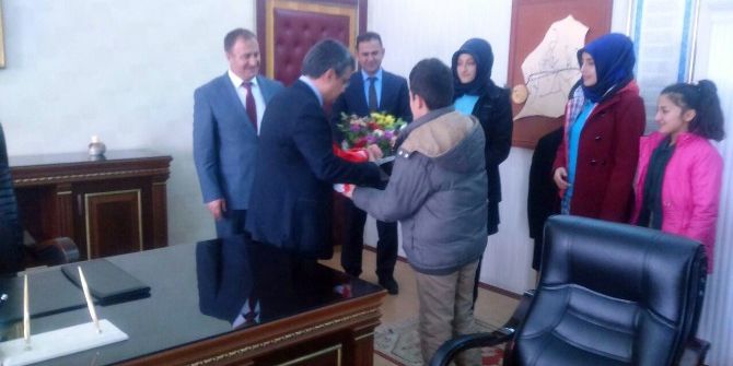 Pasinler Mem’den Kaymakam Ada’ya Plaket