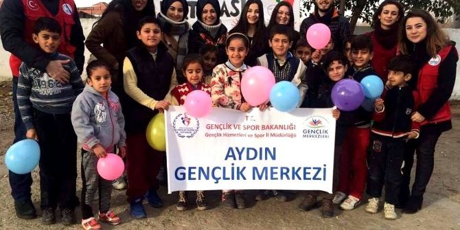 Öğretmen Adayları Gönüllere Dokunmaya Devam Ediyor