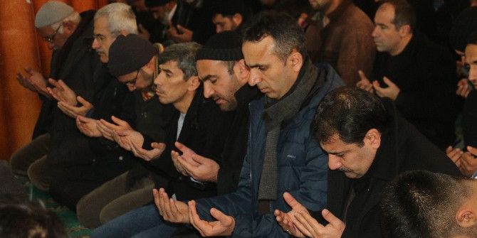 Kahta’da Sabah Namazı’nda Halep’e Dua Edildi
