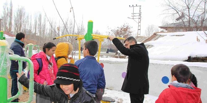 Başkan Çetin, Çocuklarla Parkta Bir Araya Geldi