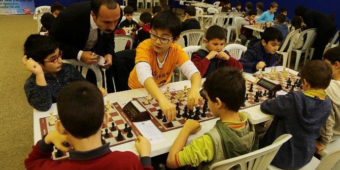 Ümraniye’de Genç Beyinler Satranç Turnuvasında Yarıştı