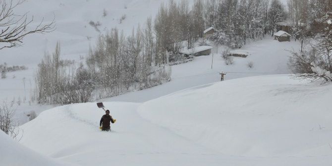 Hakkari’de 37 Köy Ve 126 Mezra Yolu Ulaşıma Kapandı