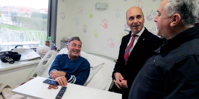 Ak Parti’den Huzurevine Ziyaret