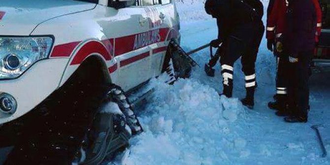 Ambulansın Paleti Kırılınca Mahsur Kaldılar