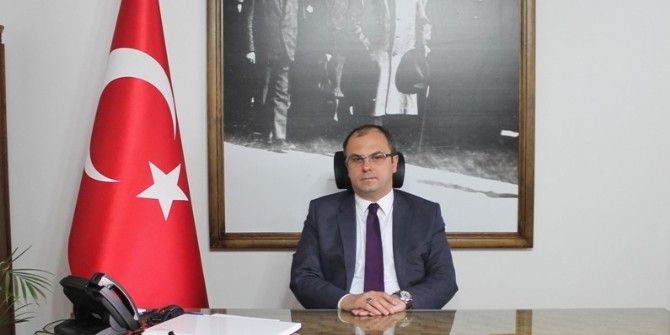 Kaymakam Üçer’den "Çiçek Göndermeyin, Demokrasi Kampanyasına Destek Verin” Çağrısı