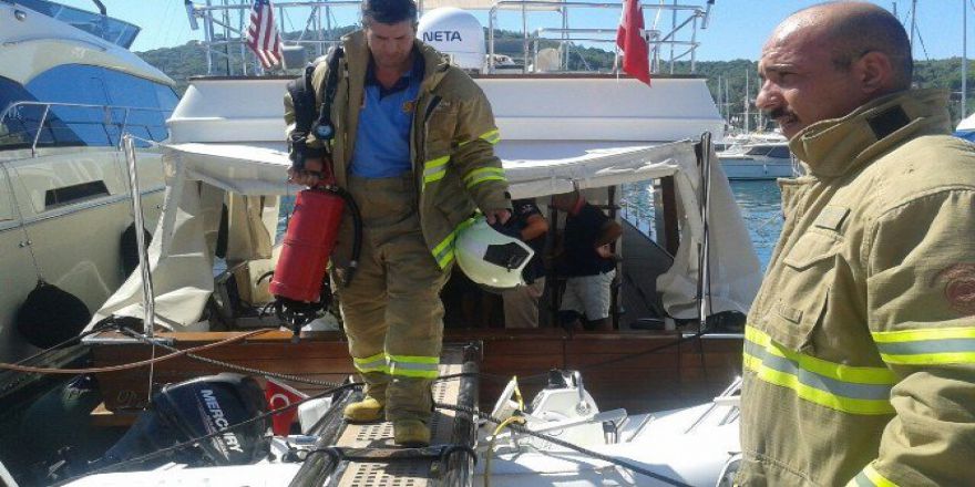 Ayvalık’ta Yat Yangını