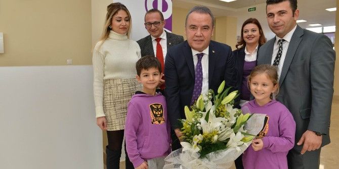 Başkan Böcek, “Okullara Desteğimiz Sürüyor”