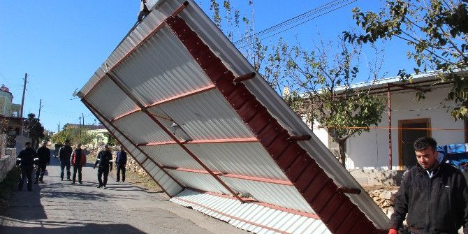Silifke Belediyesi’nden Fırtına Mağdurlarına Yardım