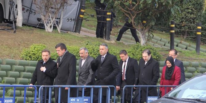 Ekonomi Bakanı Nihat Zeybekçi, İran İletişim Ve Bilgi Teknolojileri Bakanı Vaizi İle Şehitler Tepesi’ni Ziyaret Etti