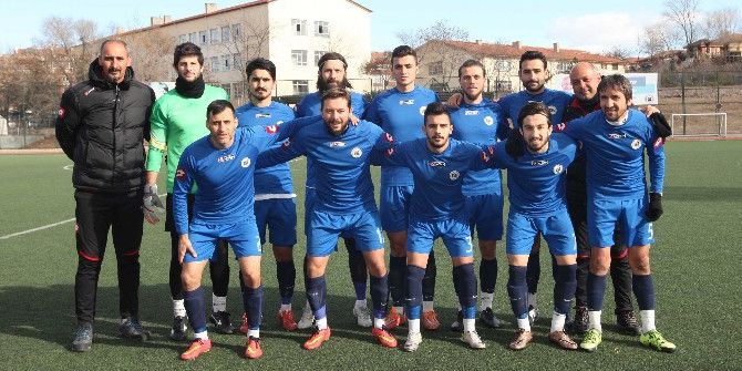 Yenimahalle Belediyespor Süper Amatör Lig’de Zirve Yarışına Devam Ediyor