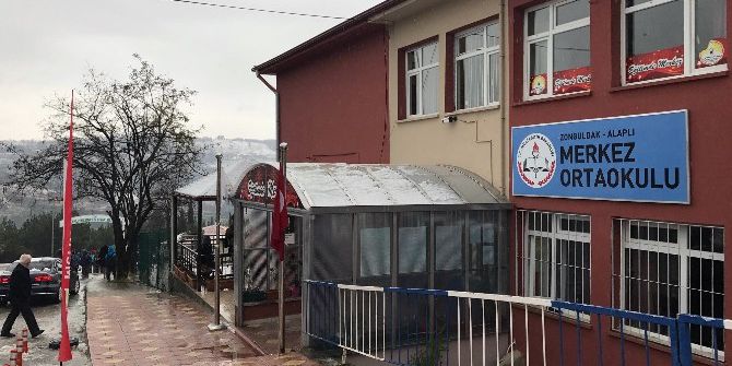 Okulda Çıkan Yangın Panik Yaşattı