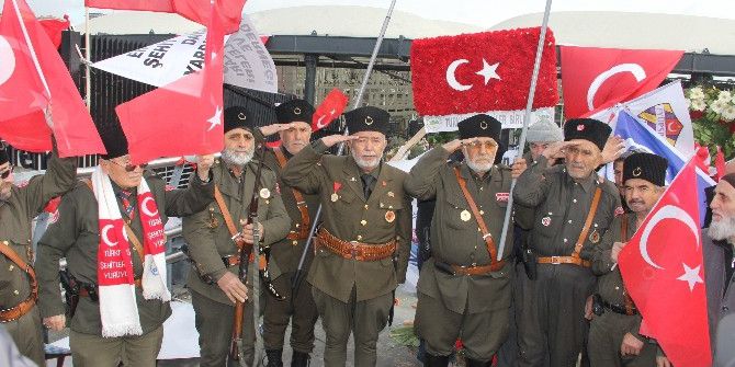 Gaziler Şehitler Tepesi’nde