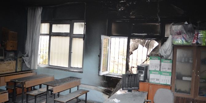 Okulda Yangın Paniği