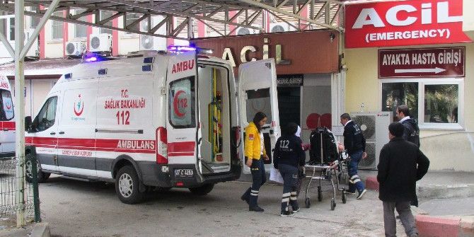 Üzerine Benzin Dökerek Kendini Yakan Genç Öldü