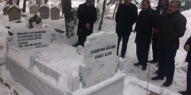 "Türkü Paşa" Raci Alkır Ölümünün 5. Yıldönümünde Mezarı Başında Anıldı