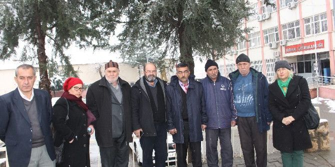 Göçük Altında Kalan İşçilerin Aileleri Kucaklaştı