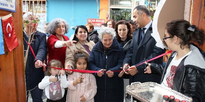 Minik Ressamdan Anlamlı Bağış