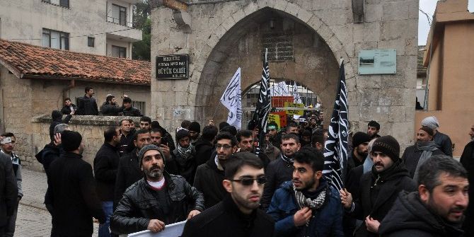 Reyhanlı’da Türk Ve Suriyelilerden Halep’e Destek Eylemi