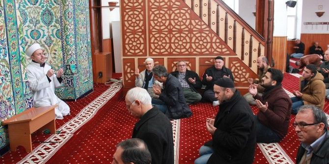 İskenderun’da Ak Parti Şehitler İçin Mevlit Okuttu