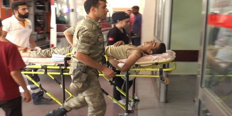 Çatıdan Düşen Asker Yaralandı