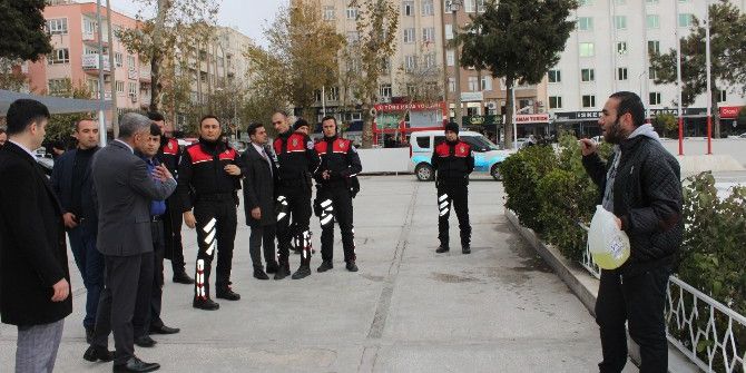Üzerine Benzin Döküp Kendini Yakmak İstedi