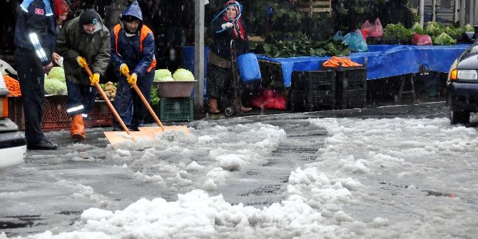 Kdz. Ereğli Belediyesi Kar Temizliği Yaptı