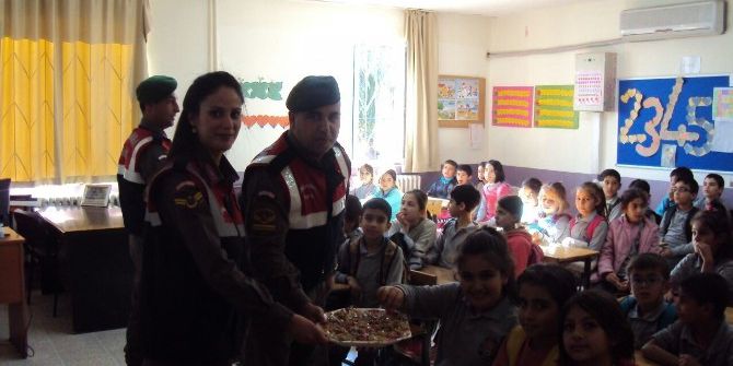 Jandarma’dan Öğrencilere Trafik Güvenliği Eğitimi