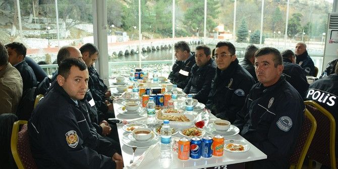 Başkan Acar Emniyet Mensuplarına Moral Yemeği Verdi