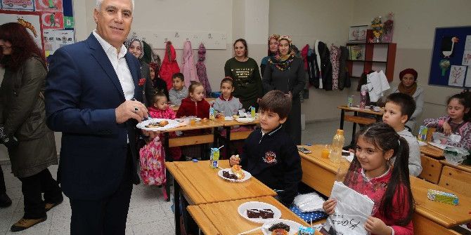 Başkan Burada Karavanı Nilüfer’in 64 Mahallesini Gezdi