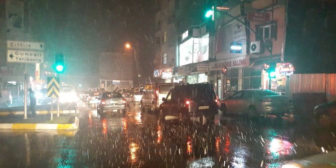 İstanbul’da Kar Yağışı Başladı