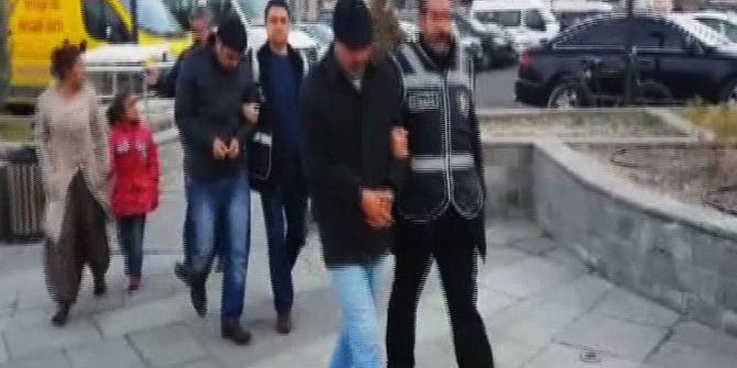 Otomobilden 400 Bin Tl Çalan Hırsızlar Yakalandı