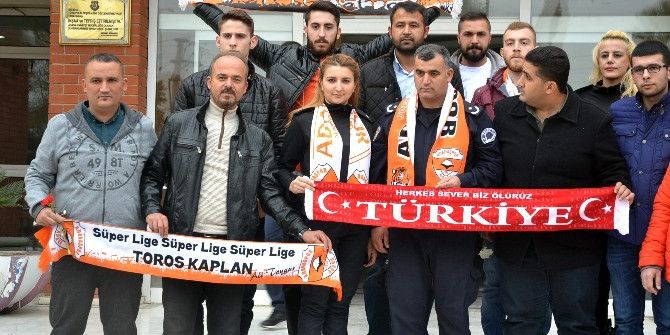 Adanasporlu Taraftarlar Polisini Yalnız Bırakmadı