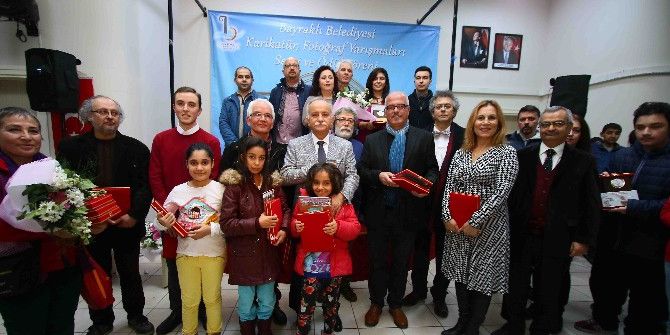 Bayraklı’yı Karikatürler Ve Fotoğraflarla Anlattılar