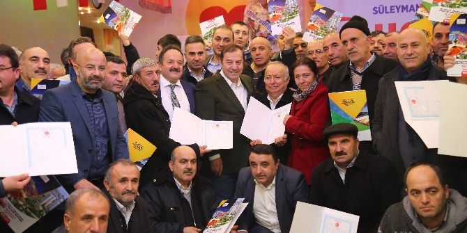 Esenyurt’ta 350 Hak Sahibi Tapularına Kavuştu