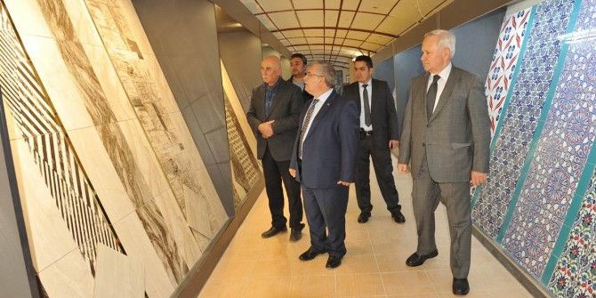 Vali Ahmet Hamdi Nayir: Çininin Başkenti Kütahya’dır