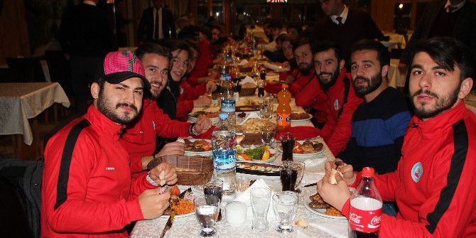 Bileciksporlu Oyuncular Akşam Yemeğinde Buluştu