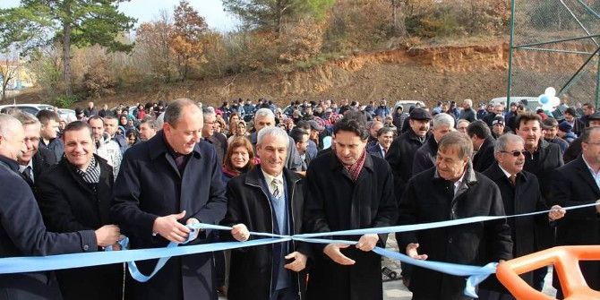 Biga’da Toki Sosyal Tesisleri Ve Halı Saha Açılışı Gerçekleştirildi