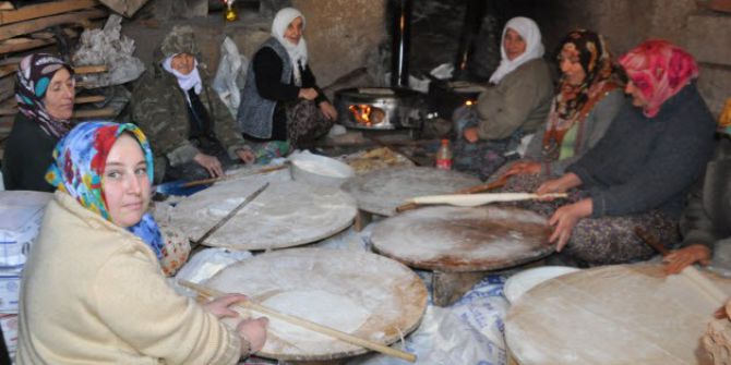 Kadınlarından Gözleme Hayrı