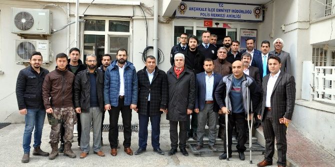 Polislere Baklava, Emniyet Müdürüne Türk Bayrağı